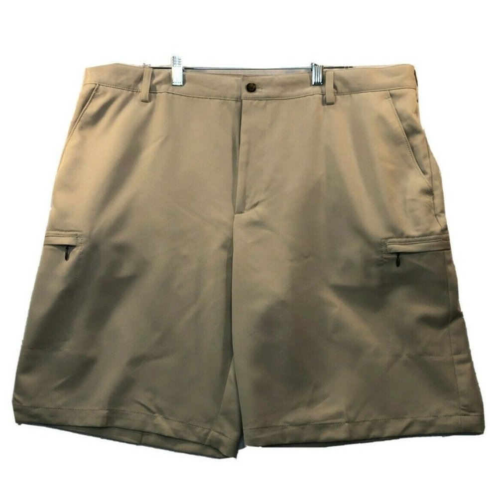 Izod XFG Golf Shorts Mens Size 42 EUC Beige Zip Pockets Hook And Loop Secure